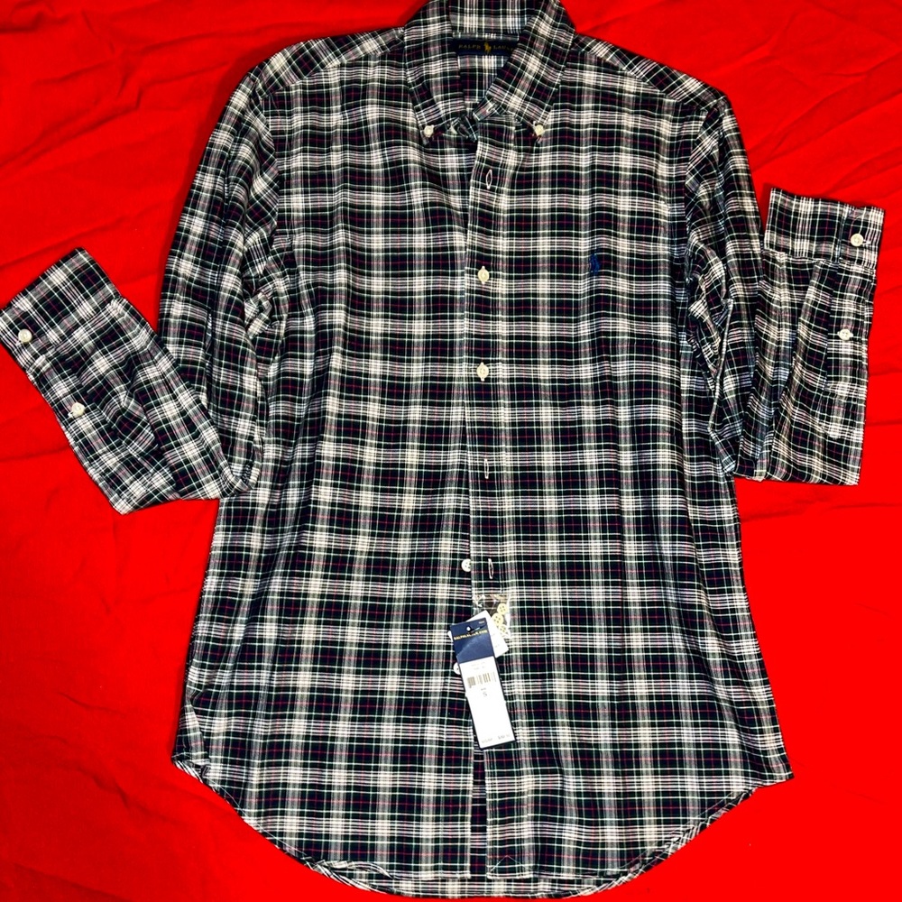 Men’s Dark Plaid Button Down Shirt.